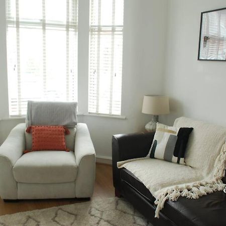 Villa Entire House, Waterloo, Free Street Parking Esterno foto