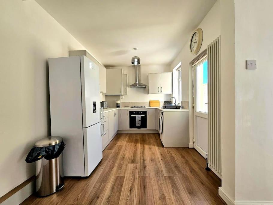 Villa Entire House, Waterloo, Free Street Parking Esterno foto