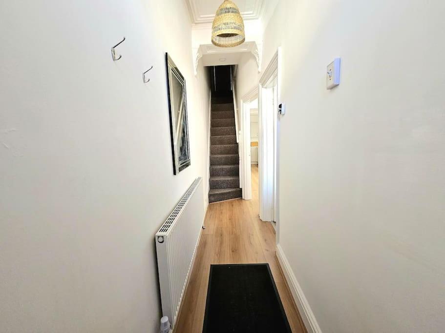 Villa Entire House, Waterloo, Free Street Parking Esterno foto