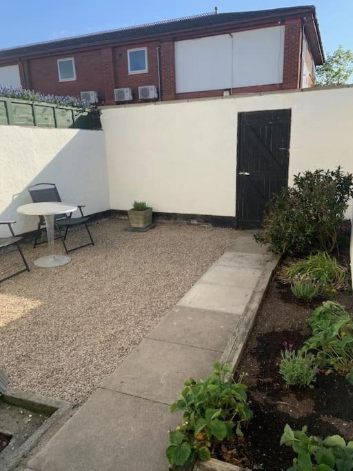 Villa Entire House, Waterloo, Free Street Parking Esterno foto