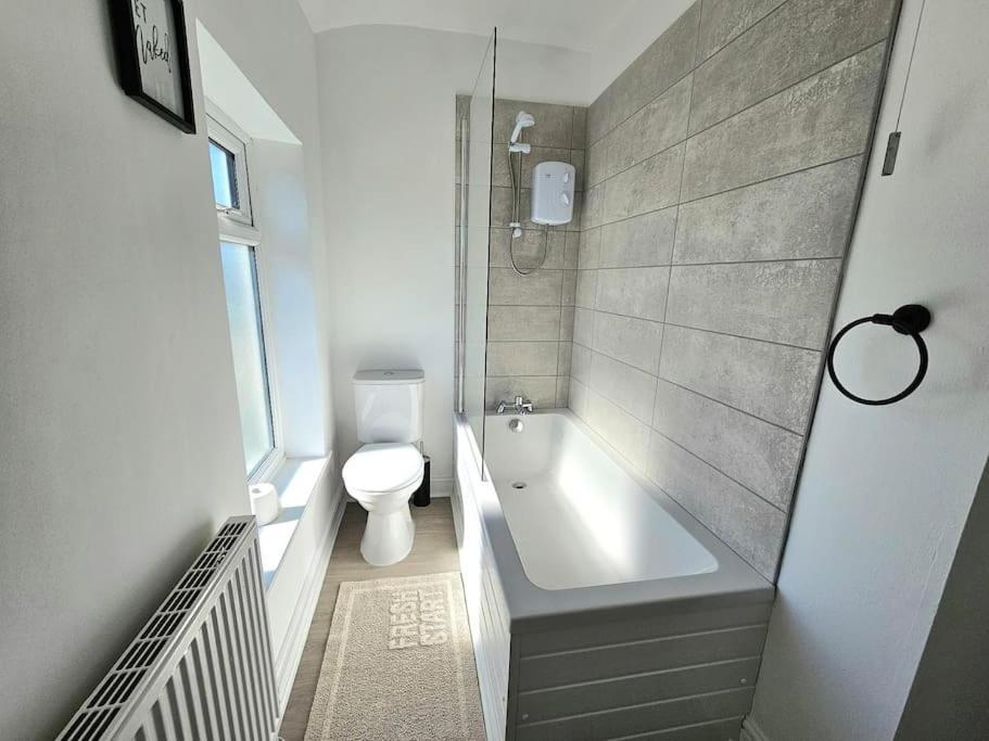 Villa Entire House, Waterloo, Free Street Parking Esterno foto