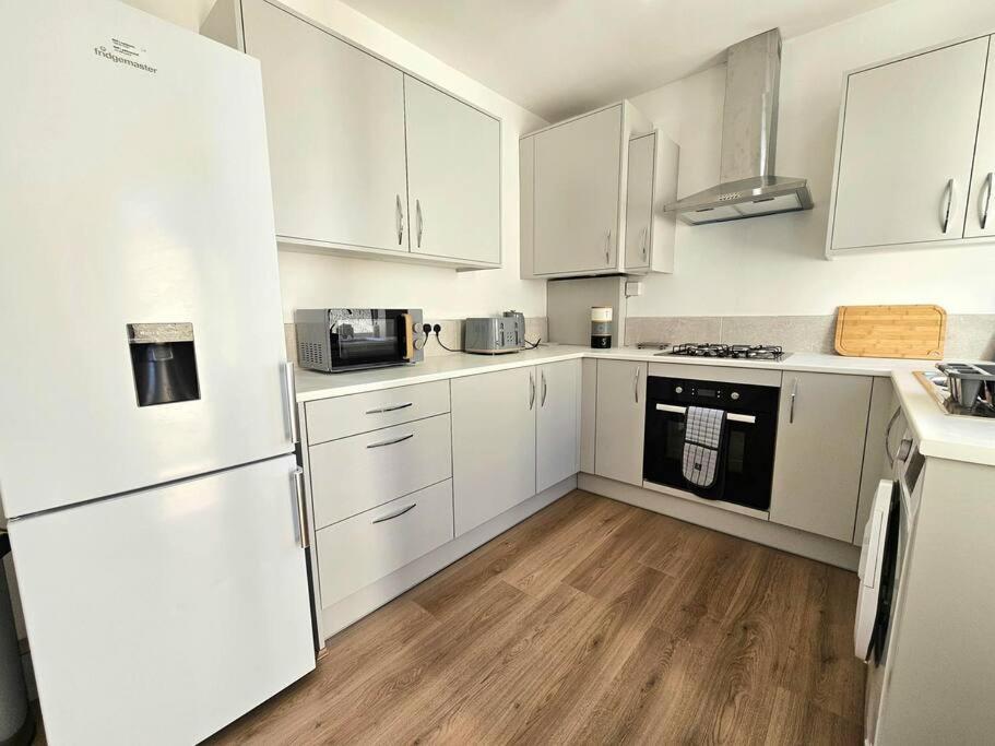 Villa Entire House, Waterloo, Free Street Parking Esterno foto