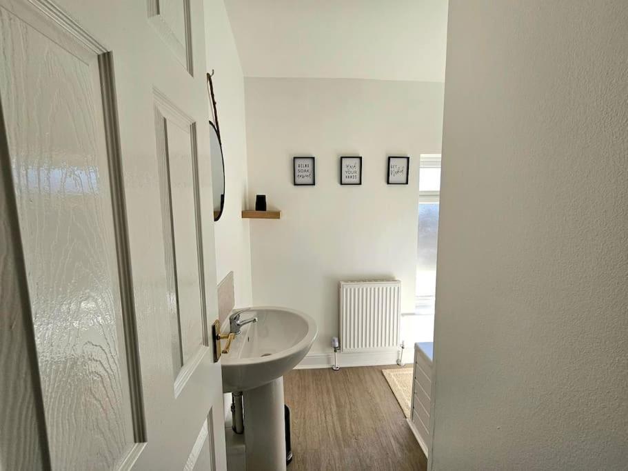 Villa Entire House, Waterloo, Free Street Parking Esterno foto